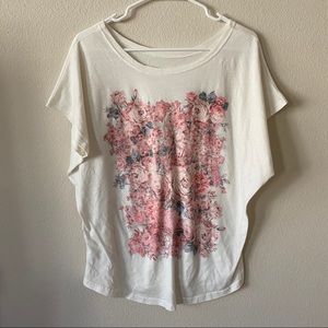 rose graphic shirt 🌸 🌹